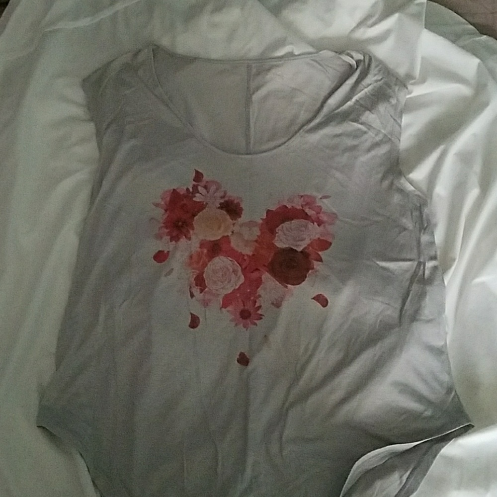 NWOT Jessica Simpson Size L Shirt